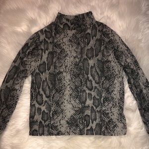 Long sleeve turtleneck